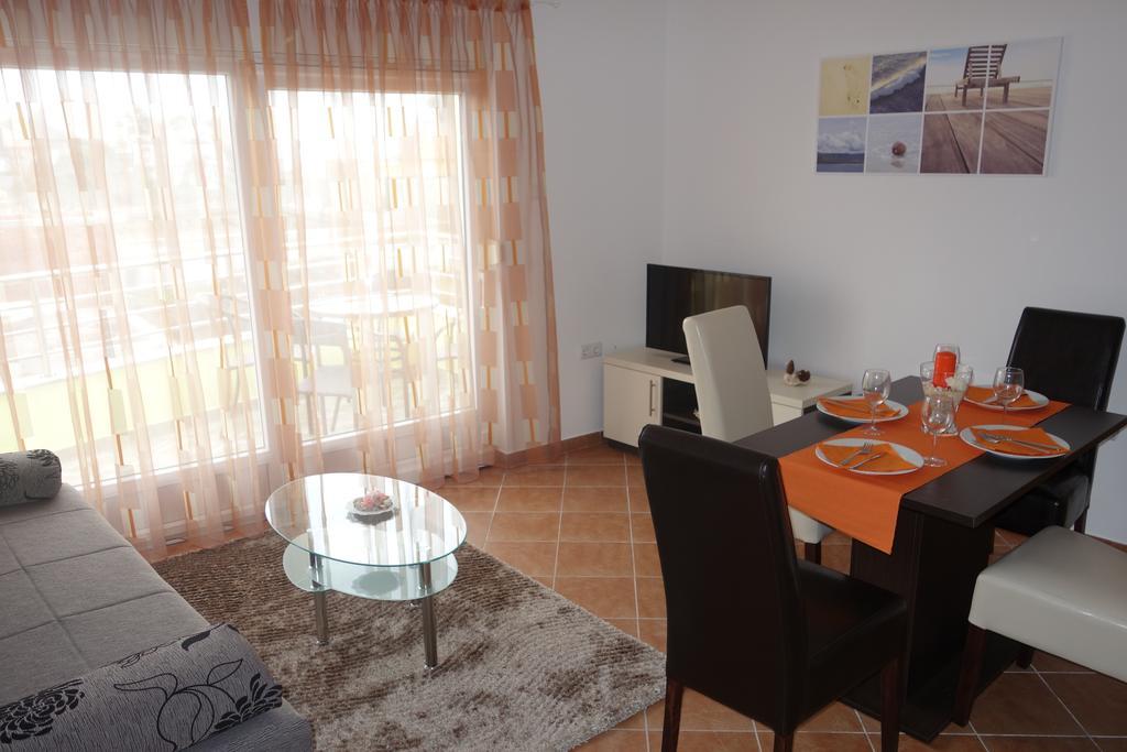 Apartments Soldinn Privlaka  Rum bild
